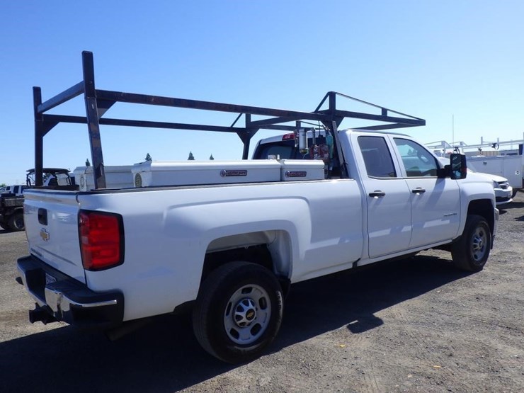 2017-chevrolet-2500hd-image-3