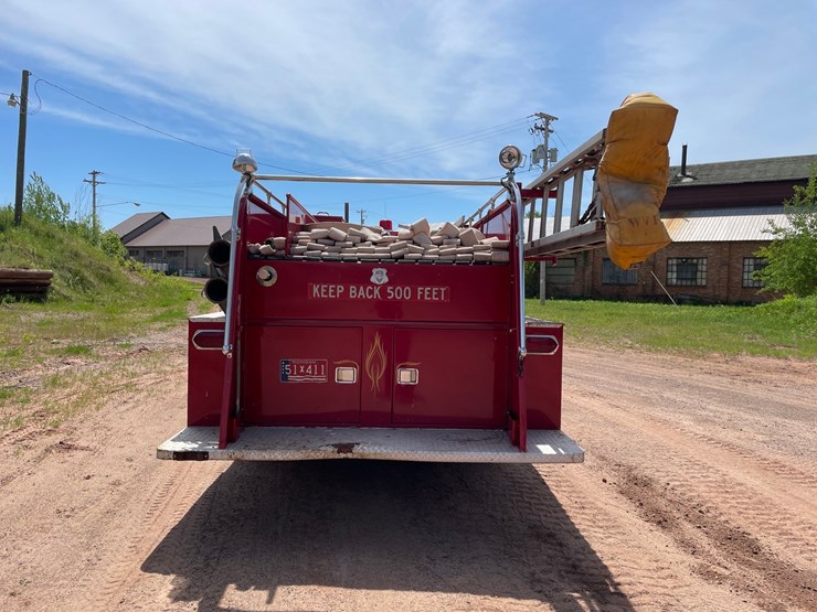 #330-•-1958-chevy-80-(howe)-fire-truck-(no-brakes)-(has-mi.-title)-(wakefield,-mi)-image-6