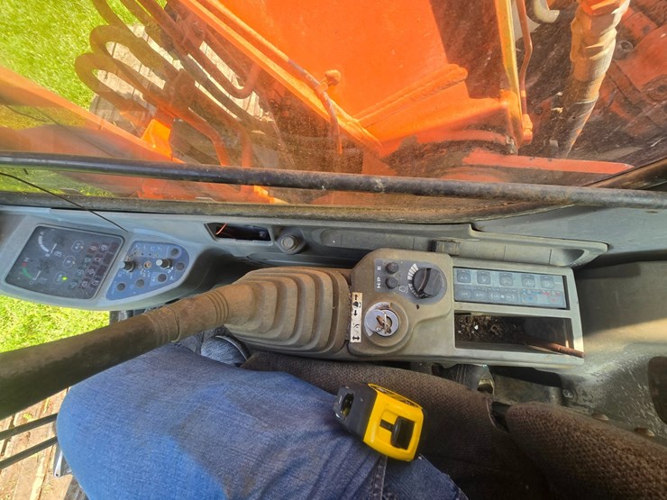 hitachi-ex160-lc-image-54