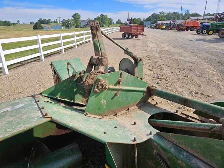 john-deere-24t-image-15