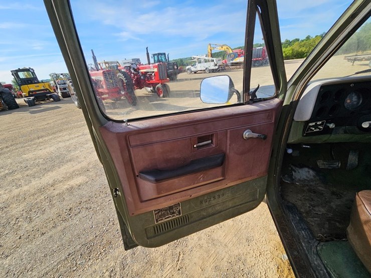 1986-chevrolet-30-image-26