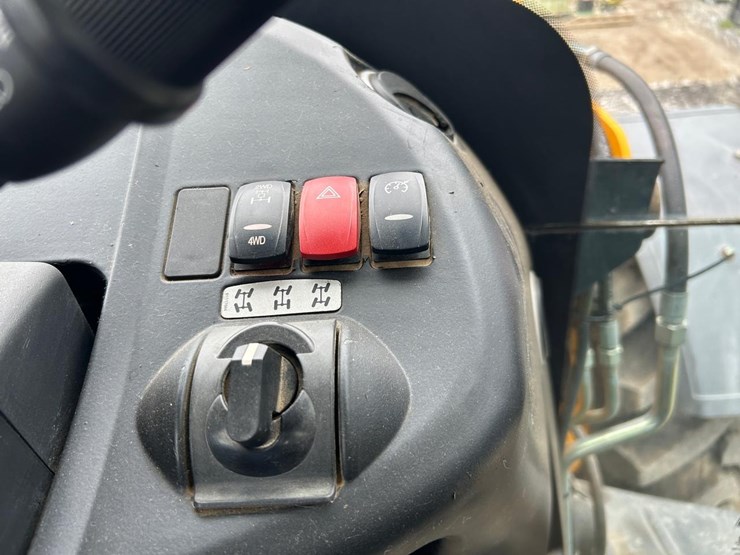 jcb-4cx-image-25