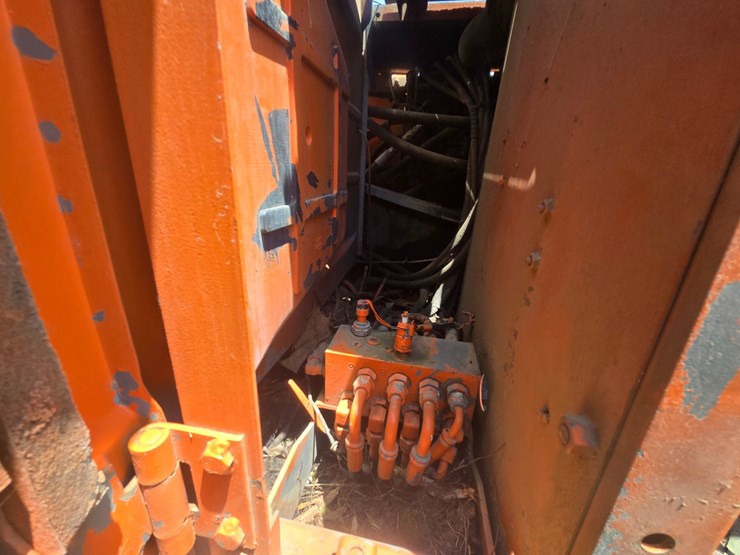 hitachi-ex160-lc-image-46