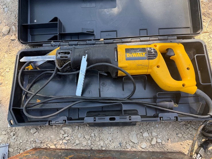 #5516-•-dewalt-sawzall-image-1