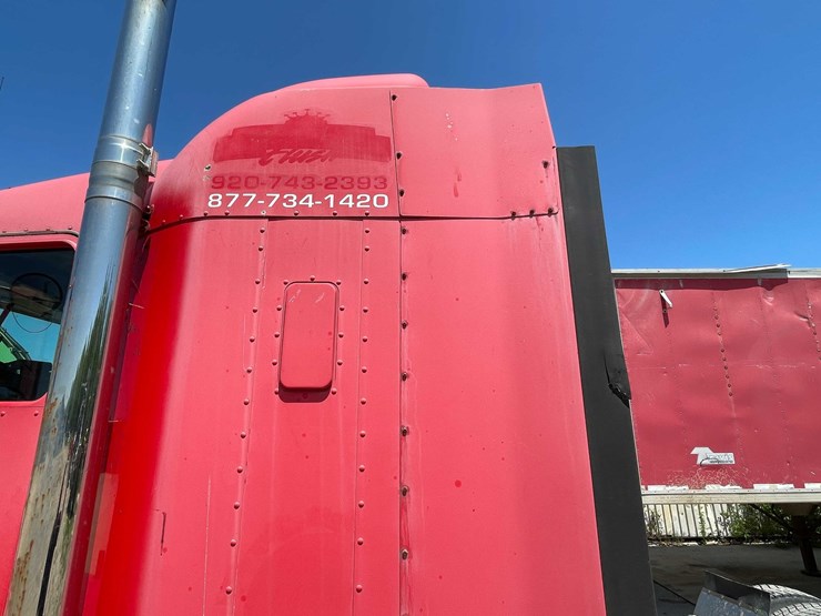 2004-kenworth-t800-image-18