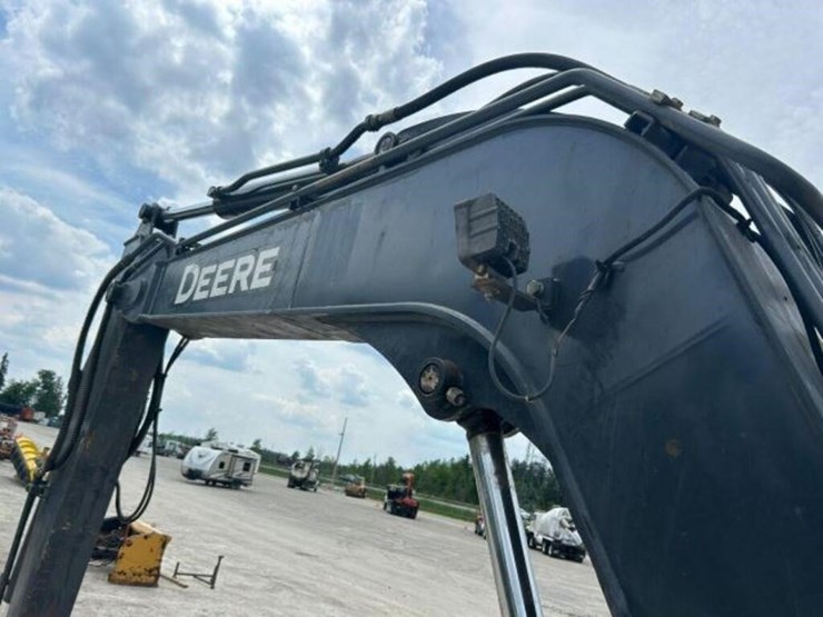 2014-deere-85g-image-48