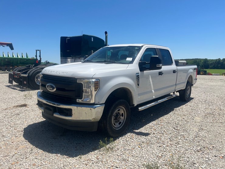 2018-ford-f250-xl-image-2