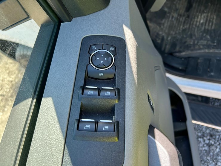 2019-ford-f150-image-25