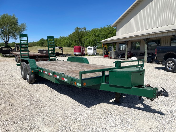 #452-•-2018-load-trail-20'-tandem-axle-trailer-20'-flatbed-trailer-(has-mn-title)-(helenville,wi)-image-3