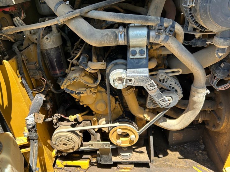 2017-caterpillar-249d-image-15