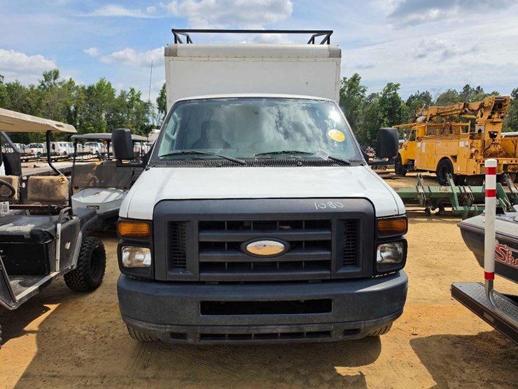 2015-ford-e350-image-5