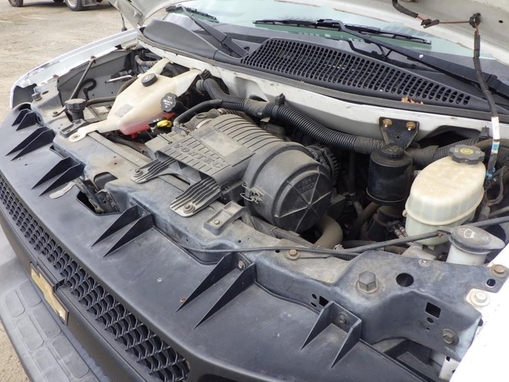 2013-chevrolet-express-2500-image-10