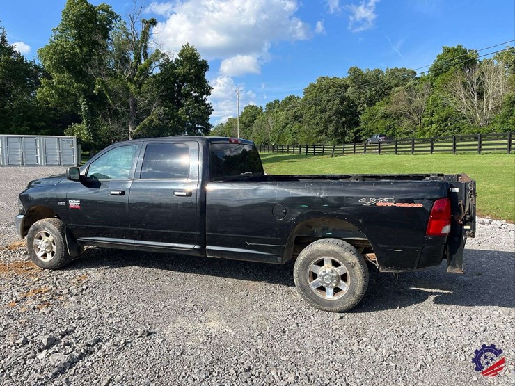 2011-dodge-ram-2500-image-2