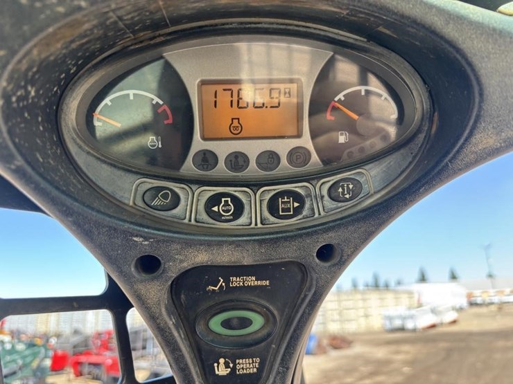 2016-bobcat-t590-image-27