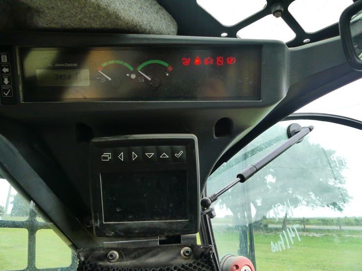 2023-deere-317g-image-17