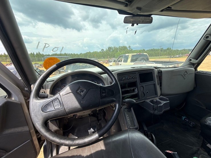 2012-international-durastar-4300-image-9