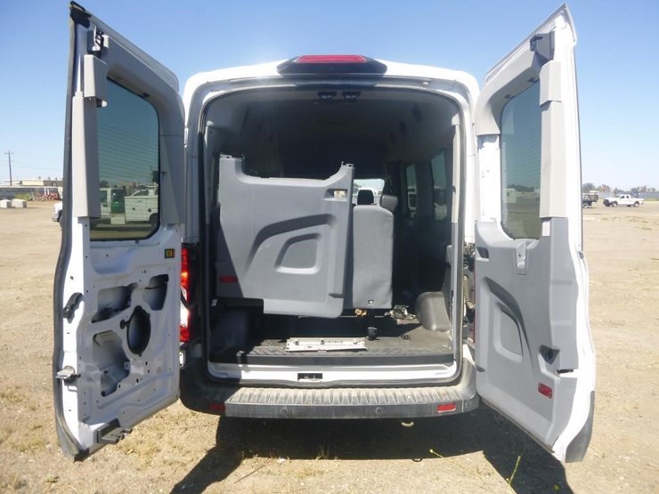 2019-ford-transit-image-19