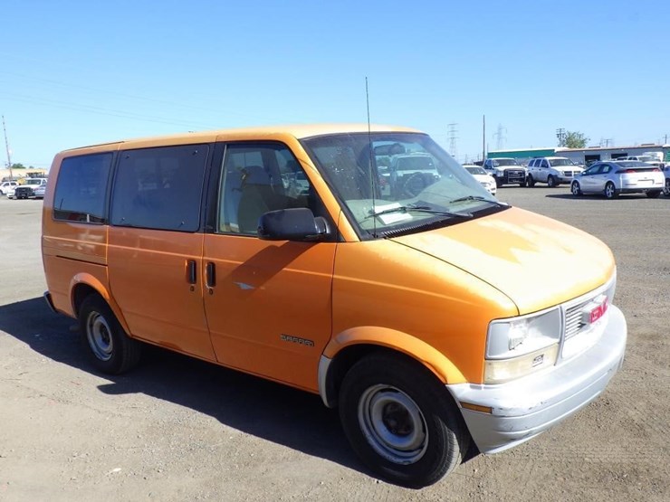 2000-gmc-safari-image-2