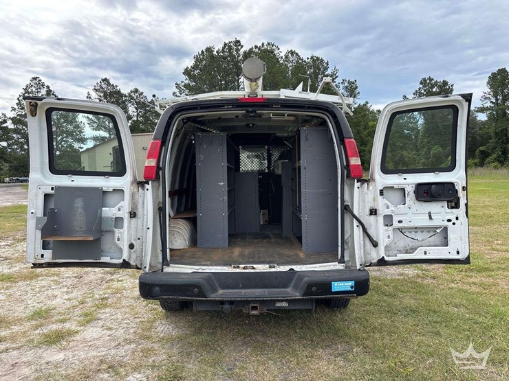 2013-chevrolet-express-2500-image-14