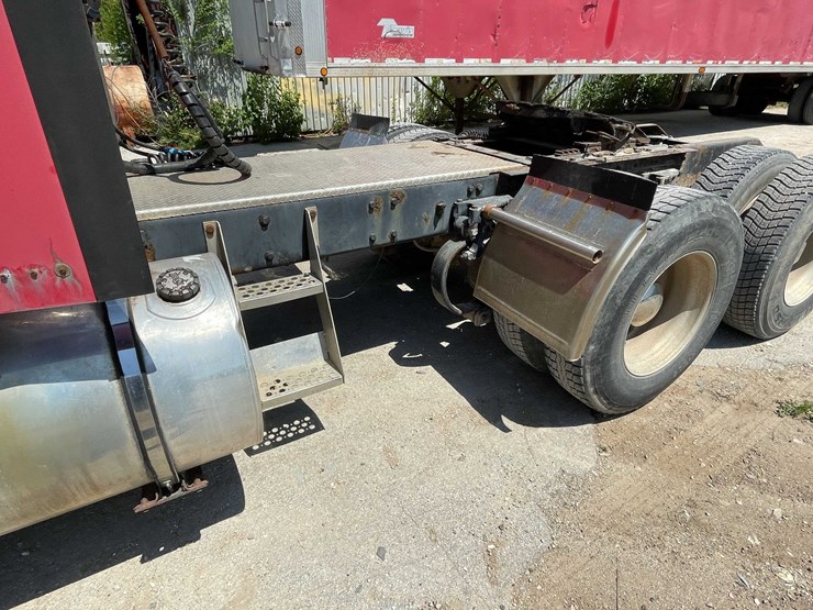 2004-kenworth-t800-image-19