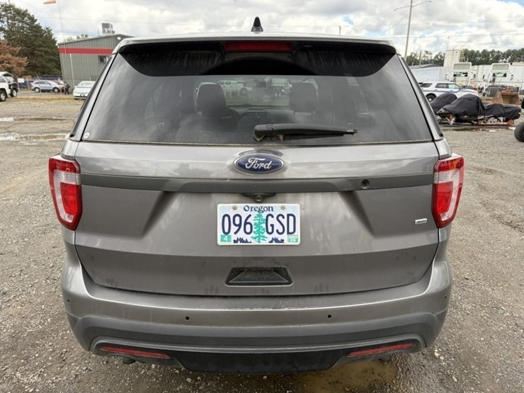 2017-ford-explorer-image-5