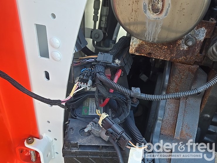2018-bobcat-s590-image-30