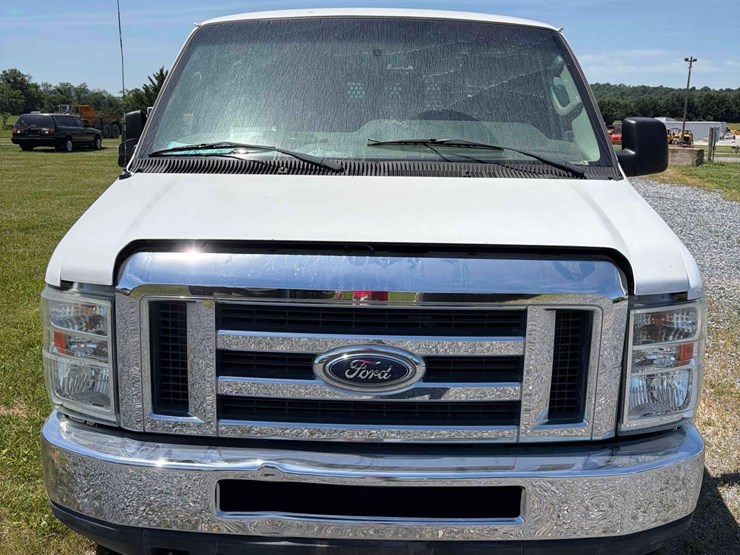 2013-ford-e250-image-2