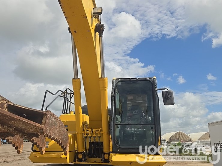 2017-komatsu-pc210-lc-11-image-24