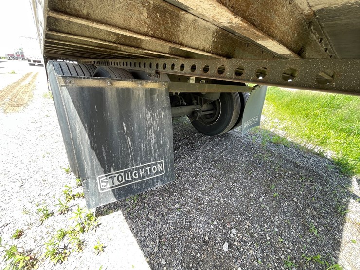 #400-•-2017-stoughton-semi-trailer-(has-wi-title)-(denmark,-wi)-image-12
