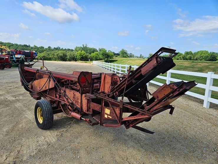 new-holland-273-image-3