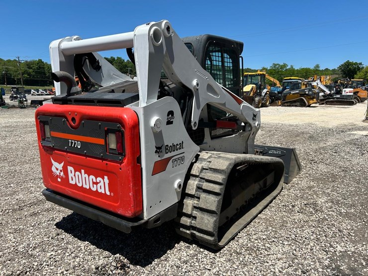 2022-bobcat-t770-image-4