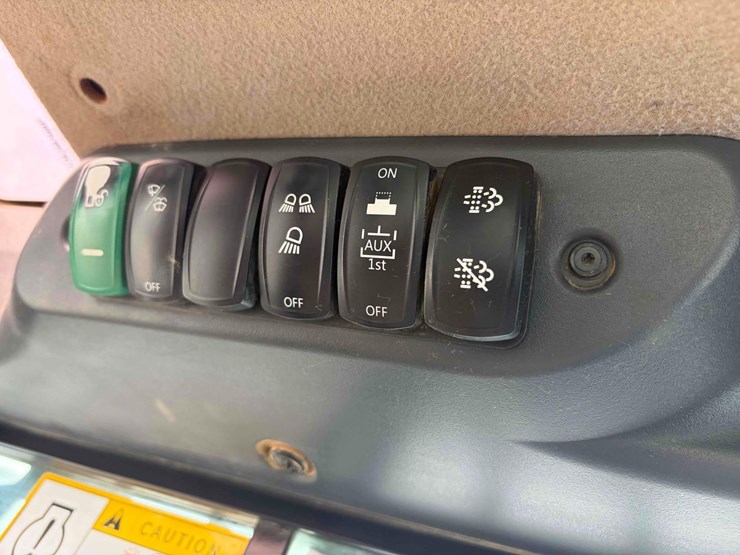 2019-takeuchi-tl6r-image-15