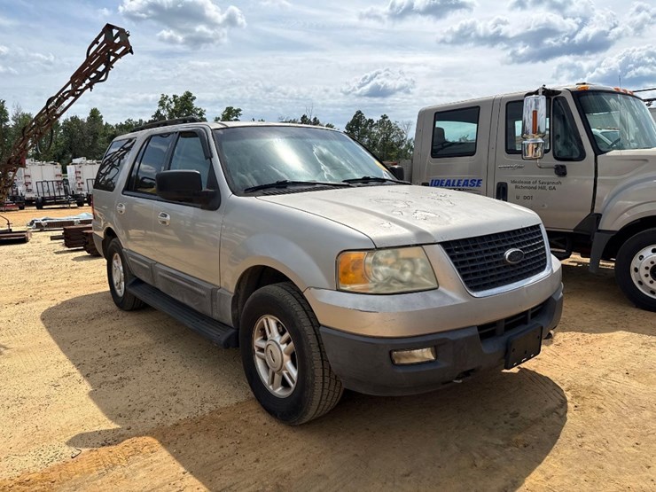 2005-ford-expedition-xlt-image-1