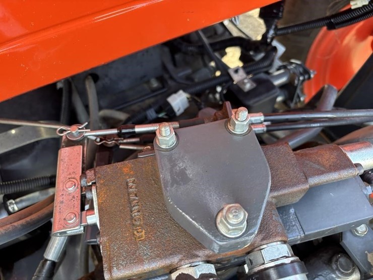 2018-kubota-m5-111d-image-14