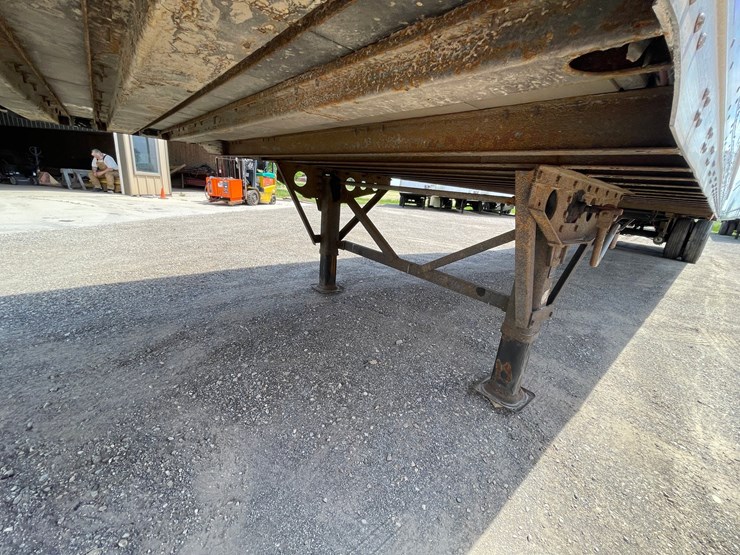 #412-•-2011-wonda-semi-trailer-(has-wi-title)-(denmark,-wi)-image-13