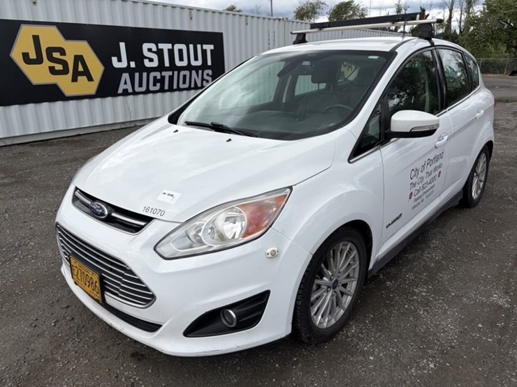 2016-ford-c-max-sel-hybrid-sedan-image-1