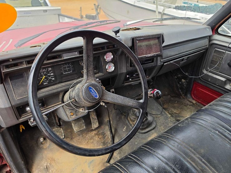 1992-ford-f700-image-12