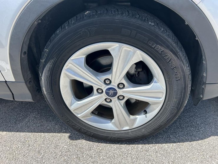 2015-ford-escape-se-image-4