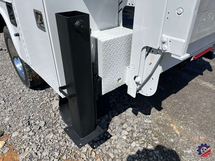 2011-ford-f450-image-26