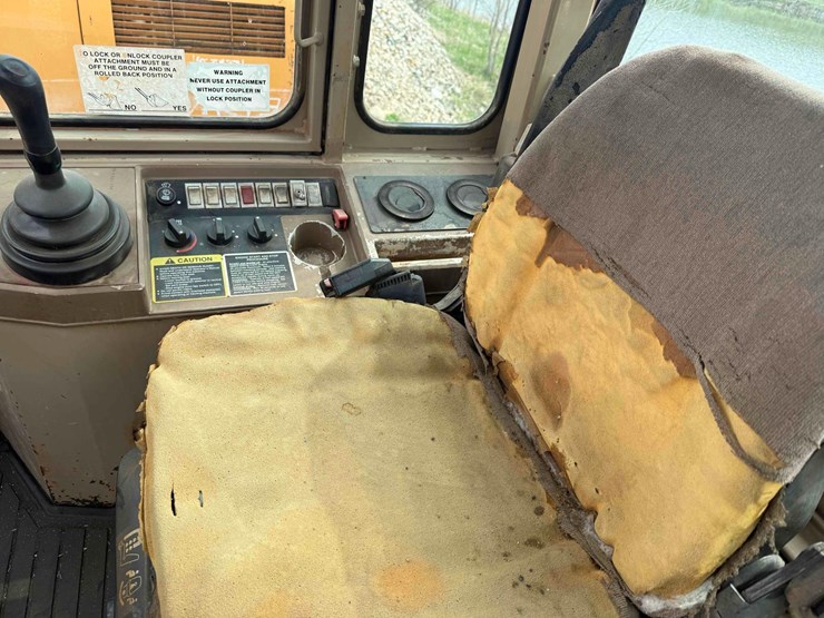john-deere-544-image-17