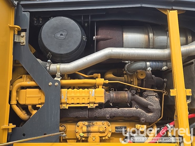 2011-deere-772g-image-34