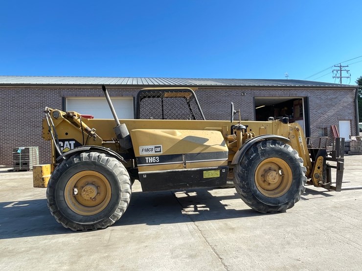 caterpillar-th62-image-4