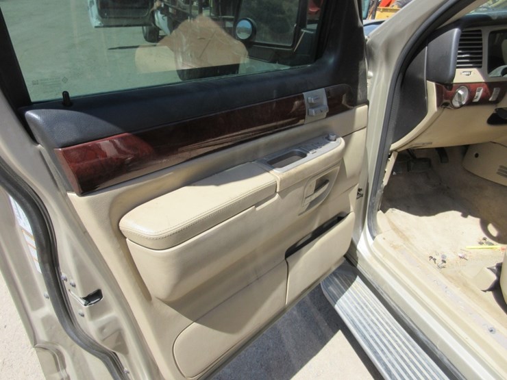 2005-lincoln-aviator-image-13