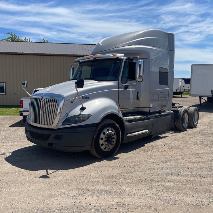 #304 • 2016 International Semi-Tractor (Has WI Title) (Denmark,WI)