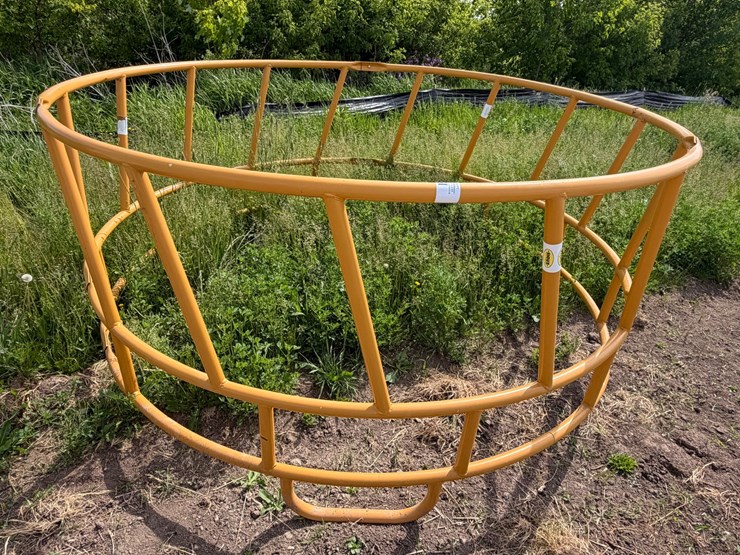 #5481-•-sioux-hay-feeder-image-1