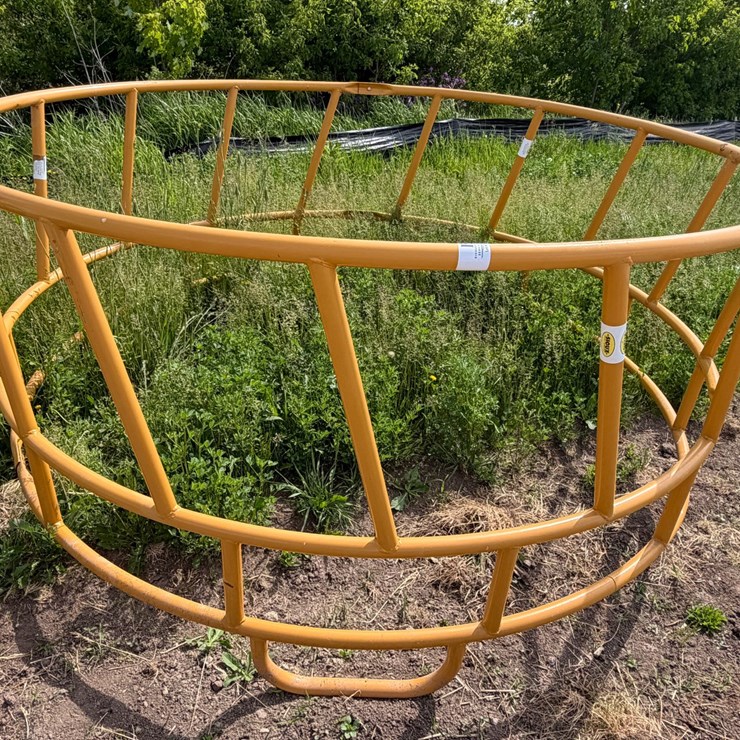 #5481 • Sioux Hay Feeder
