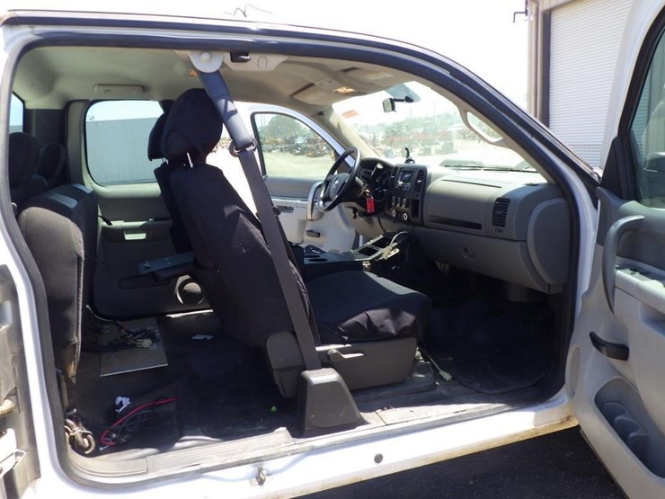 2013-chevrolet-2500hd-image-6
