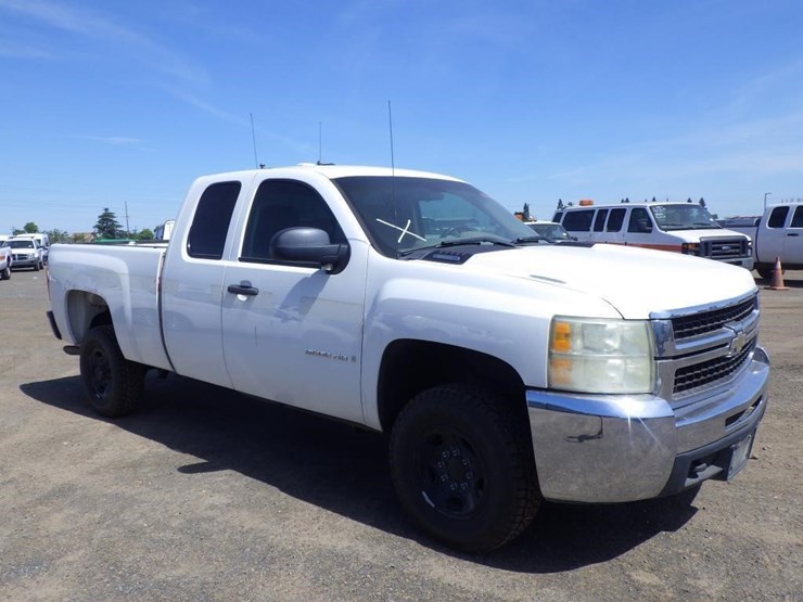 2008-chevrolet-2500hd-image-3