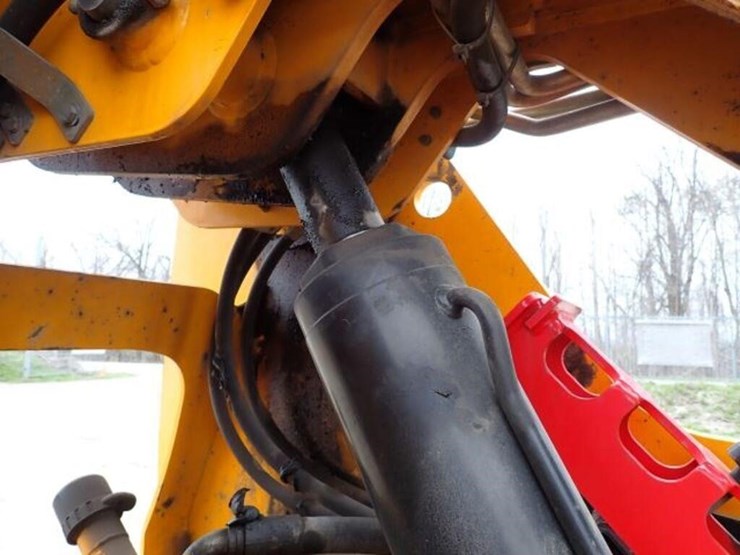 2010-jcb-510-56-image-53