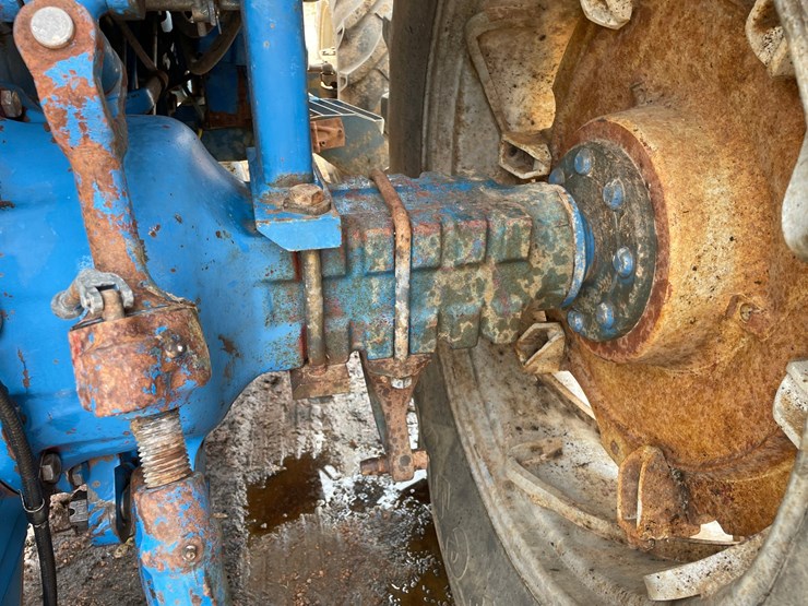 ford-7710-image-23